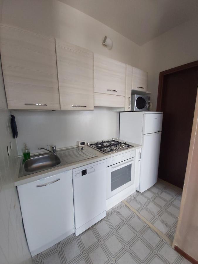 I Limoni Bilocale In Residence Con Piscina 페스키에라델가르다 외부 사진