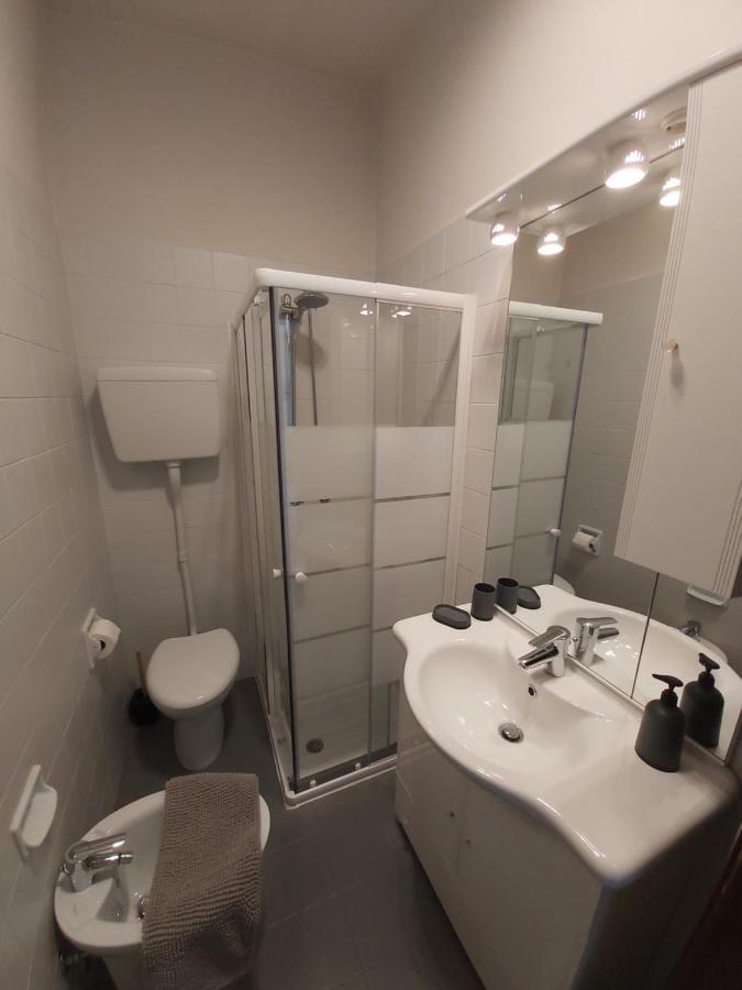 I Limoni Bilocale In Residence Con Piscina 페스키에라델가르다 외부 사진