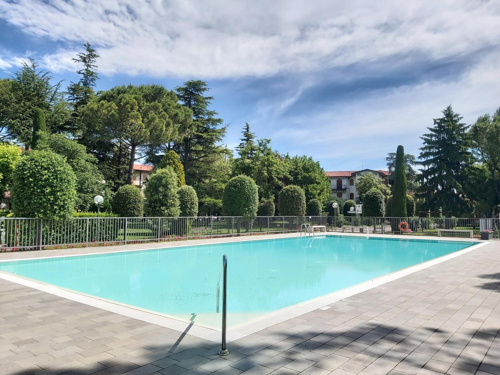 I Limoni Bilocale In Residence Con Piscina 페스키에라델가르다 외부 사진